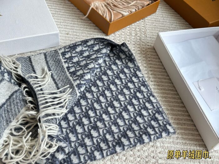 Dior New Cashmere Scarf 100% Cashmere Warm Classic Pattern - Image 4