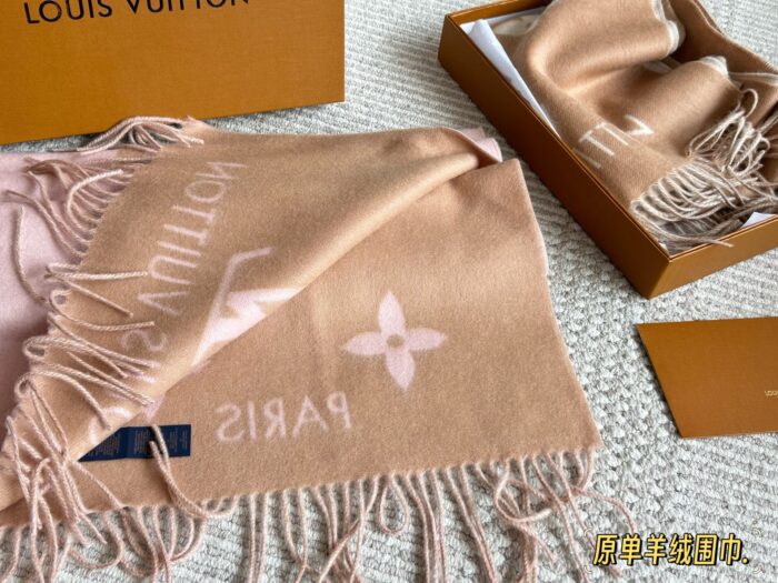 Louis Vuitton Authentic Cashmere (Chip Design) Scarf Classic Floral Logo Pattern Comfortable, Warm And Versatile - Image 17