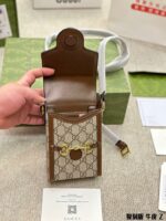 Gucci 1955 Vintage Series Replica Calfskin Phone Pouch Double G Pattern Horse Bit Buckle Adjustable Shoulder Strap Hard-Wearing And Versatile - Image 8