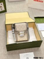 Gucci 1955 Vintage Series Replica Calfskin Phone Pouch Double G Pattern Horse Bit Buckle Adjustable Shoulder Strap Hard-Wearing And Versatile - Image 12