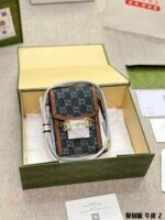 Gucci 1955 Vintage Series Replica Calfskin Phone Pouch Double G Pattern Horse Bit Buckle Adjustable Shoulder Strap Hard-Wearing And Versatile - Image 13