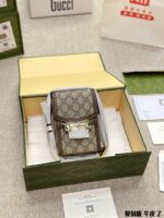 Gucci 1955 Vintage Series Replica Calfskin Phone Pouch Double G Pattern Horse Bit Buckle Adjustable Shoulder Strap Hard-Wearing And Versatile - Image 15