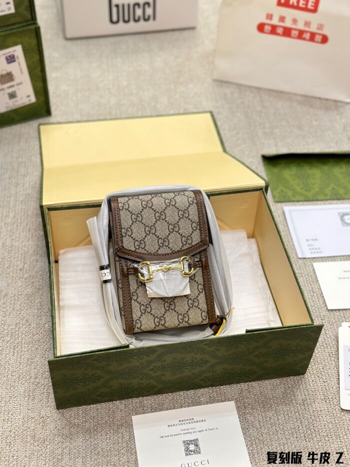 Gucci 1955 Vintage Series Replica Calfskin Phone Pouch Double G Pattern Horse Bit Buckle Adjustable Shoulder Strap Hard-Wearing And Versatile - Image 15