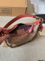 Coach Juliet Hobo Shoulder Bag Black Oil-Waxed Leather Full Zip Closure Retro Sweet-Edgy Aesthetic With Charm - Image 9