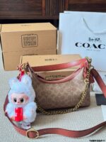 Coach Juliet Hobo Shoulder Bag Black Oil-Waxed Leather Full Zip Closure Retro Sweet-Edgy Aesthetic With Charm - Image 10