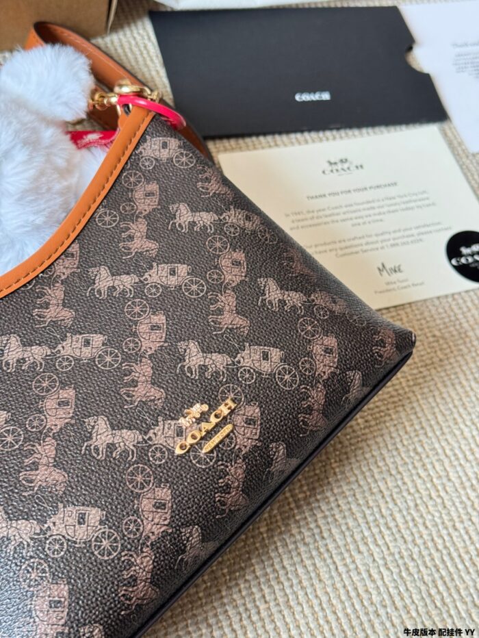 Coach Laurel 19 Mini Wander Bag - New Everyday Crossbody Style - Image 6