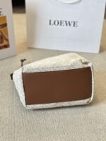 Loewe Ss24 Cubi Bento Bag Embroidered Design Adjustable Shoulder Strap Effortlessly Chic Underarm Bag - Image 6
