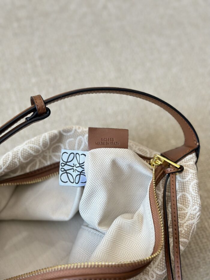 Loewe Ss24 Cubi Bento Bag Embroidered Design Adjustable Shoulder Strap Effortlessly Chic Underarm Bag - Image 8
