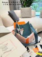Hermès Evelyne 29 Tc Calfskin Leather With Full Steel Hardware And Safir Thread Casual Large Capacity Bag - Image 3