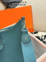 Hermès Evelyne 29 Tc Calfskin Leather With Full Steel Hardware And Safir Thread Casual Large Capacity Bag - Image 4