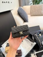 Chanel 25A Maison D'Art Ultra-Mini Pearl Heart Cf Pendant Bag - Image 5