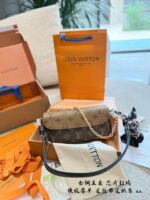 Louis Vuitton Wallet On Chain Ivy Handbag Upgraded Version With Full Steel Hardware Reversed-Colour Flap Black Shoulder Strap - Image 3
