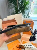 Louis Vuitton Wallet On Chain Ivy Handbag Upgraded Version With Full Steel Hardware Reversed-Colour Flap Black Shoulder Strap - Image 5
