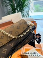 Louis Vuitton Wallet On Chain Ivy Handbag Upgraded Version With Full Steel Hardware Reversed-Colour Flap Black Shoulder Strap - Image 6