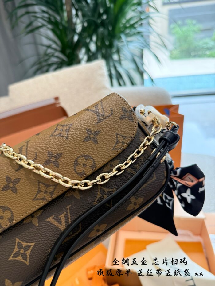 Louis Vuitton Wallet On Chain Ivy Handbag Upgraded Version With Full Steel Hardware Reversed-Colour Flap Black Shoulder Strap - Image 6