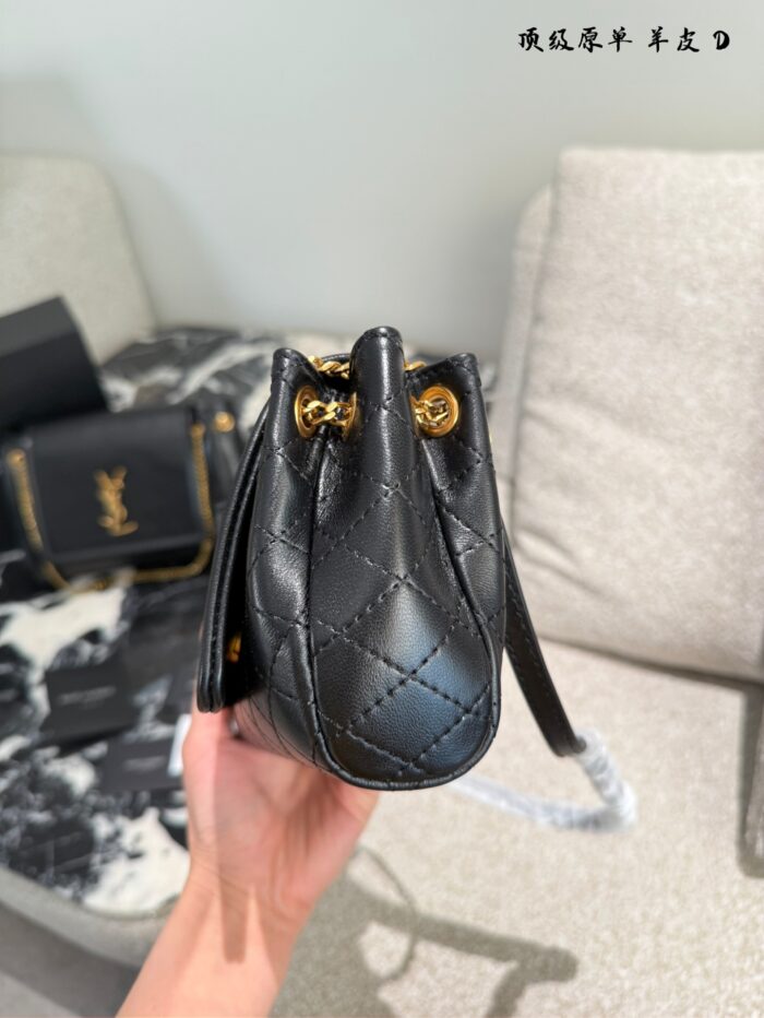 Ysl Nolita Black & Gold Flap Envelope Bag Lambskin With Diamond Quilting Adjustable Chain Strap For Shoulder Or Crossbody Carry - Image 3