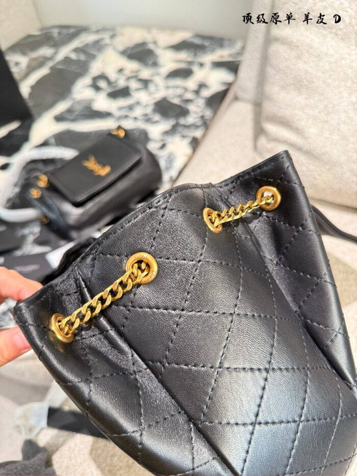 Ysl Nolita Black & Gold Flap Envelope Bag Lambskin With Diamond Quilting Adjustable Chain Strap For Shoulder Or Crossbody Carry - Image 7