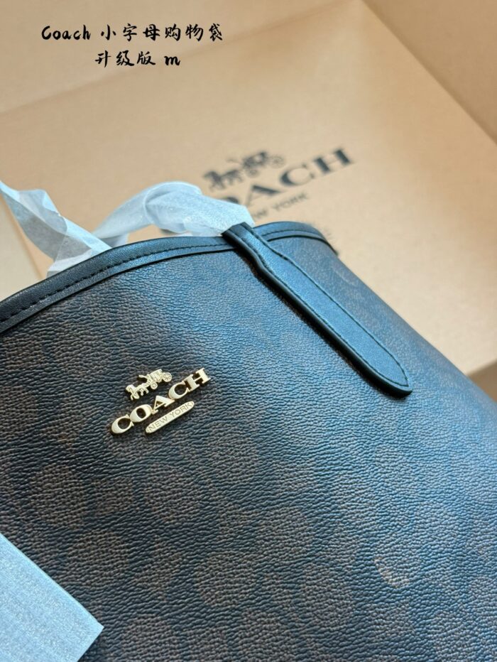 Coach City Tote Monogram Tote Bag New Monogram Magnetic Closure Design - Image 4