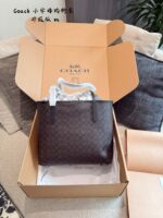 Coach City Tote Monogram Tote Bag New Monogram Magnetic Closure Design - Image 5