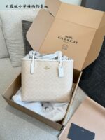 Coach City Tote Vintage Print Tote Bag New Magnetic Clasp Design