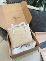 Coach City Tote Vintage Print Tote Bag New Magnetic Clasp Design - Image 4