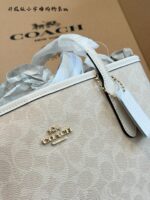 Coach City Tote Vintage Print Tote Bag New Magnetic Clasp Design - Image 6