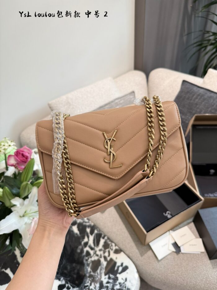 Yves Saint Laurent 25 Pre-Spring Loulou Lambskin Herringbone Quilted Envelope Bag With Chain Strap For Shoulder Or Crossbody Wear - Image 2