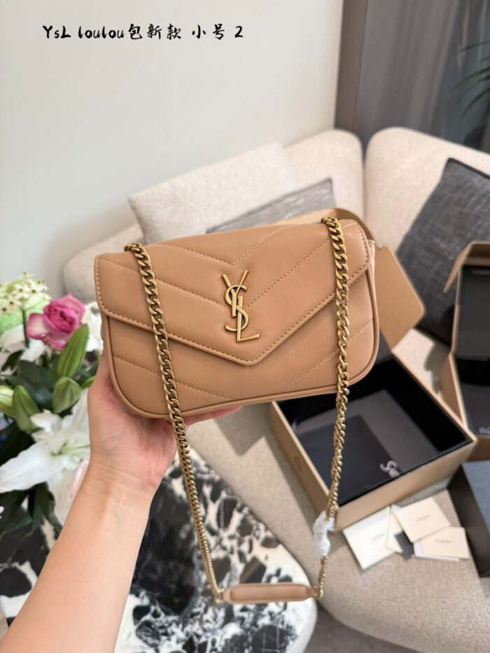 Yves Saint Laurent 25 Pre-Spring Loulou Lambskin Herringbone Quilted Envelope Bag With Chain Strap For Shoulder Or Crossbody Wear - Image 3