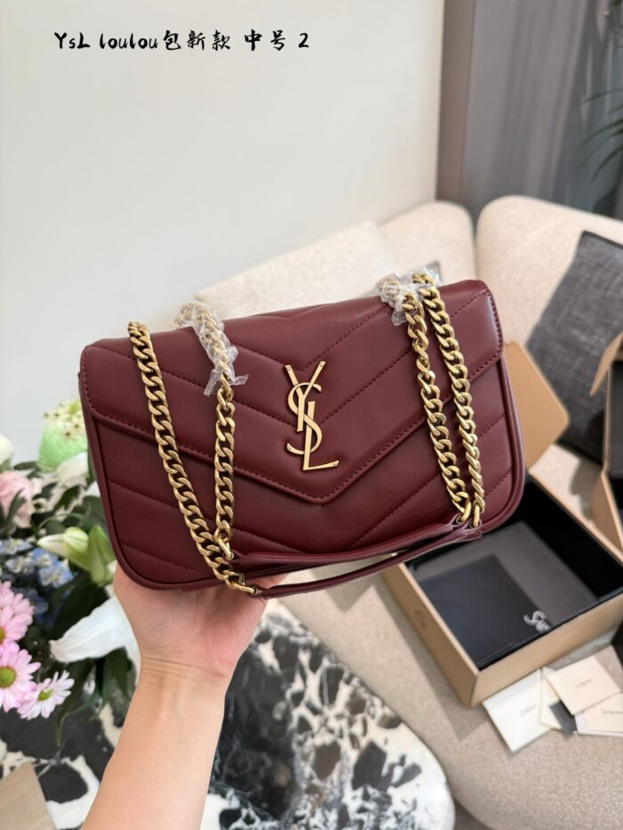 Yves Saint Laurent 25 Pre-Spring Loulou Lambskin Herringbone Quilted Envelope Bag With Chain Strap For Shoulder Or Crossbody Wear - Image 8
