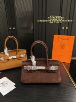 Hermès Birkin Horizontal Suede Platinum Bag Retro Chic Structured Simplicity - Image 12