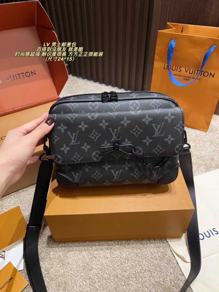 Louis Vuitton Men'S Messenger Bag Chip Edition Stylish And Versatile Highly Recognisable Generous Capacity - Image 1