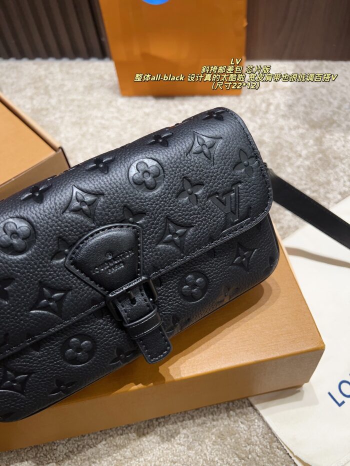 Louis Vuitton Montsouri Embossed Crossbody Messenger Bag Chip Edition All-Black Design Wide Shoulder Strap For Versatility Dual Compartments For Practicality - Image 5