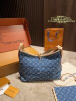 Louis Vuitton Lv24 Limited Edition Denim Carryall Shoulder Bag Dynamic Chip Vegetable-Tanned Leather Rivets Colour-Changing Leather Lightweight And Highly Versatile - Image 3