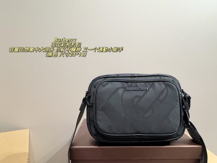 Burberry Camera Bag: Wide Strap, Commuter-Friendly, Generous Capacity, Lightweight Classic Design - Image 1