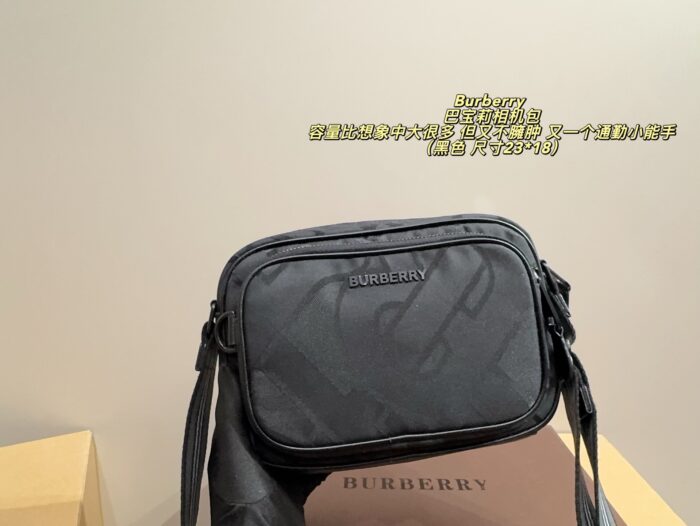 Burberry Camera Bag: Wide Strap, Commuter-Friendly, Generous Capacity, Lightweight Classic Design - Image 10