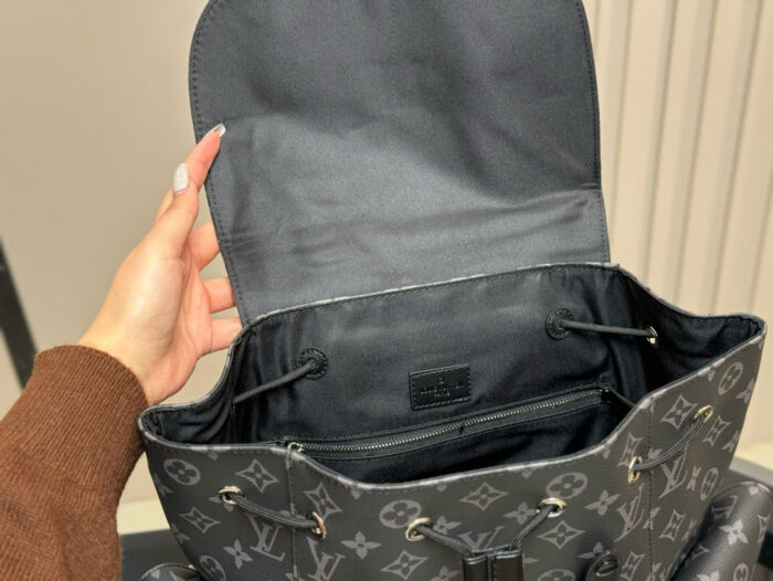 Louis Vuitton Backpack Classic Fabric Superb Handfeel Understated Elegance - Image 4