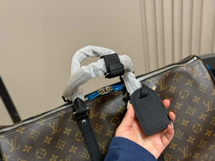 Louis Vuitton Keepall Travel Bag: Spacious, Practical, And Stylish - Image 3