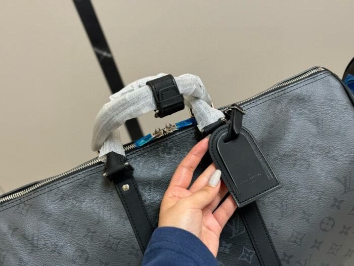 Louis Vuitton Keepall Travel Bag Spacious, Practical, And Stylish – The Perfect Business Or Gym Bag - Image 3