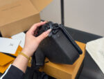 Louis Vuitton Men'S 3-In-1 Multi-Wear Style Authentic Factory-Direct Goods - Image 7