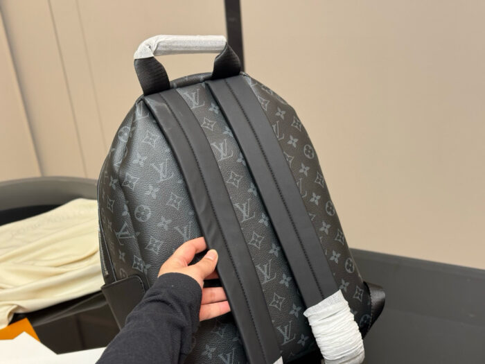 Louis Vuitton Discovery Backpack Casual And Business-Appropriate With Generous Capacity - Image 7