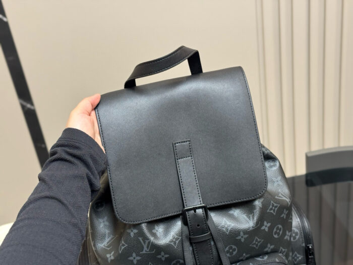 Louis Vuitton Lv Discovery Backpack Large Capacity Casual & Business Men'S Style - Image 3