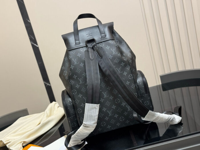 Louis Vuitton Lv Discovery Backpack Large Capacity Casual & Business Men'S Style - Image 7