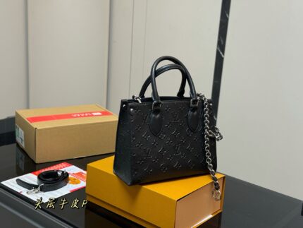 Louis Vuitton On The Go Jungle Shopping Bag Hidden Shoulder Strap For Single-Shoulder Or Hand-Carry Use