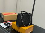 Louis Vuitton On The Go Jungle Shopping Bag Hidden Shoulder Strap For Single-Shoulder Or Hand-Carry Use - Image 5