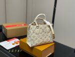 Louis Vuitton On The Go Jungle Shopping Bag Hidden Shoulder Strap For Single-Shoulder Or Hand-Carry Use - Image 5