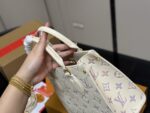 Louis Vuitton On The Go Jungle Shopping Bag Hidden Shoulder Strap For Single-Shoulder Or Hand-Carry Use - Image 7