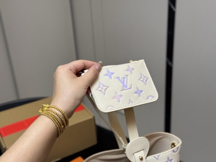 Louis Vuitton Vintage Bucket Bag With Coin Purse - Image 3