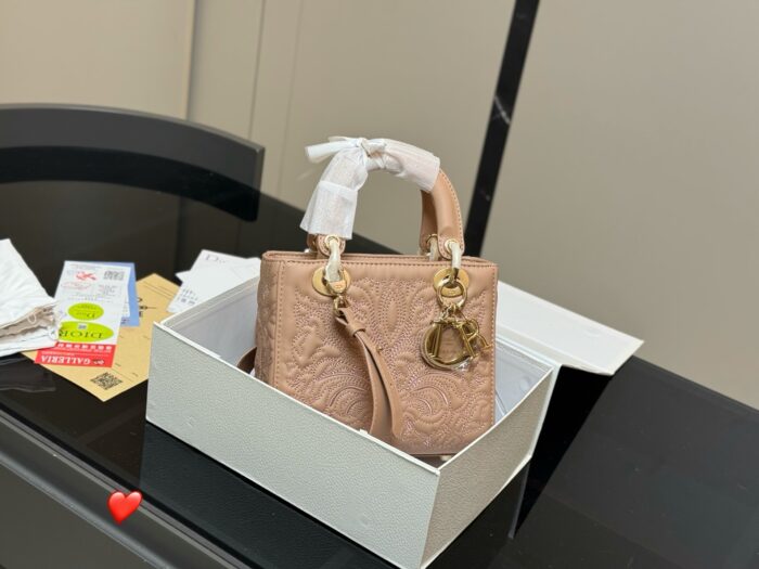 Dior Satin Embroidered Lambskin Calfskin With The Latest Shoulder Strap - Image 2