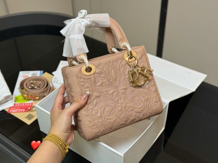 Dior Satin Embroidered Lambskin Calfskin With The Latest Shoulder Strap - Image 5