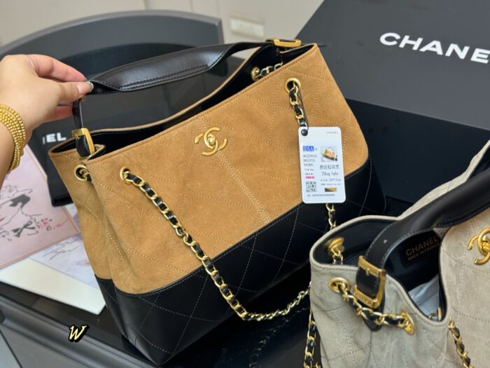 Chanel 25A Vertical Suede Tote Bag Mellard Colour Palette Handheld Or Underarm Carry Effortlessly Relaxed - Image 2